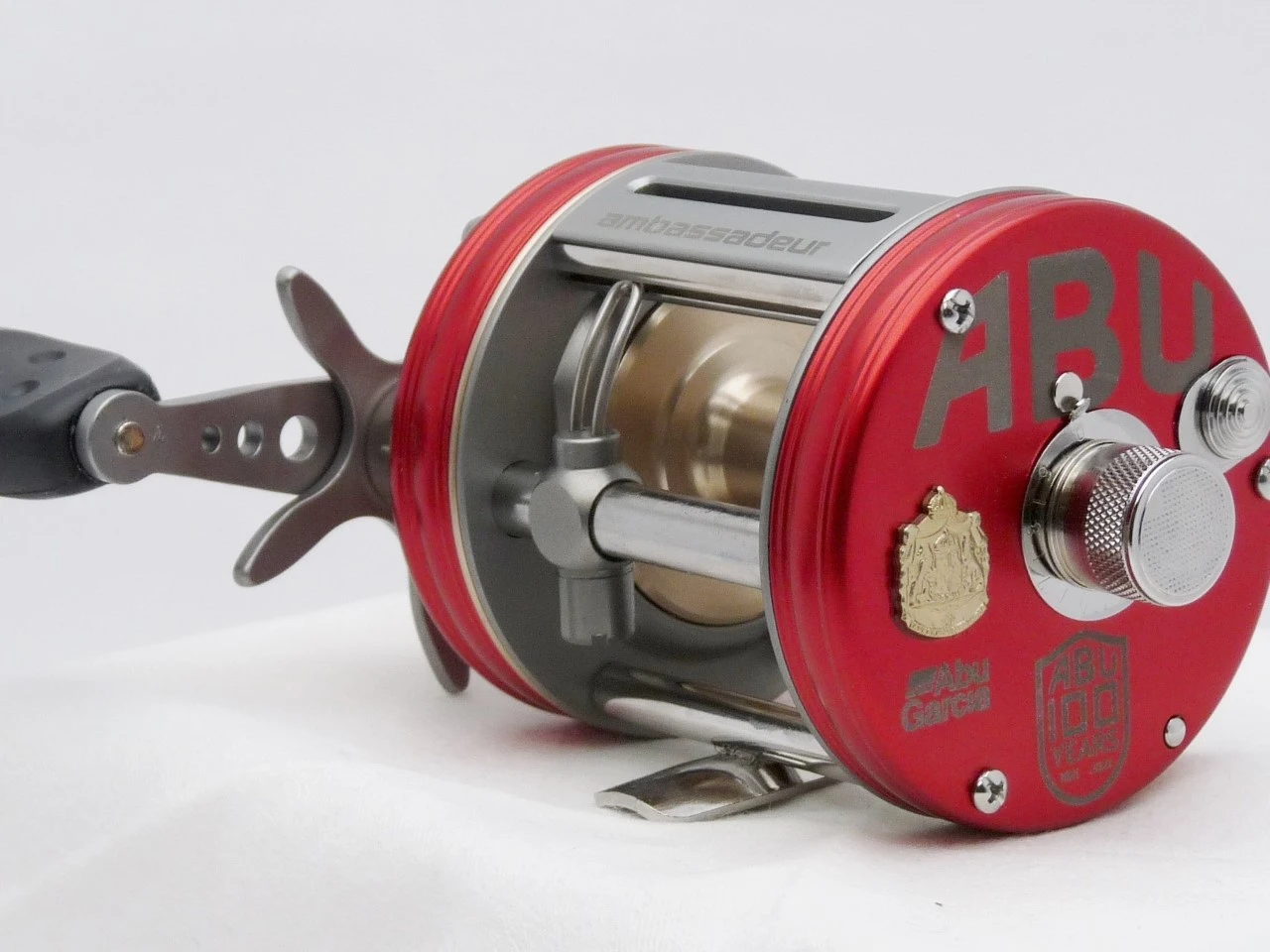 Abu Garcia Ambassadeur 6500CS -hyrräkela, 100vuotis -juhlakela (Vain Meiltä) 3 Abu Garcia Ambassadeur 6500CS -hyrräkela, 100vuotis -juhlakela (Vain Meiltä)